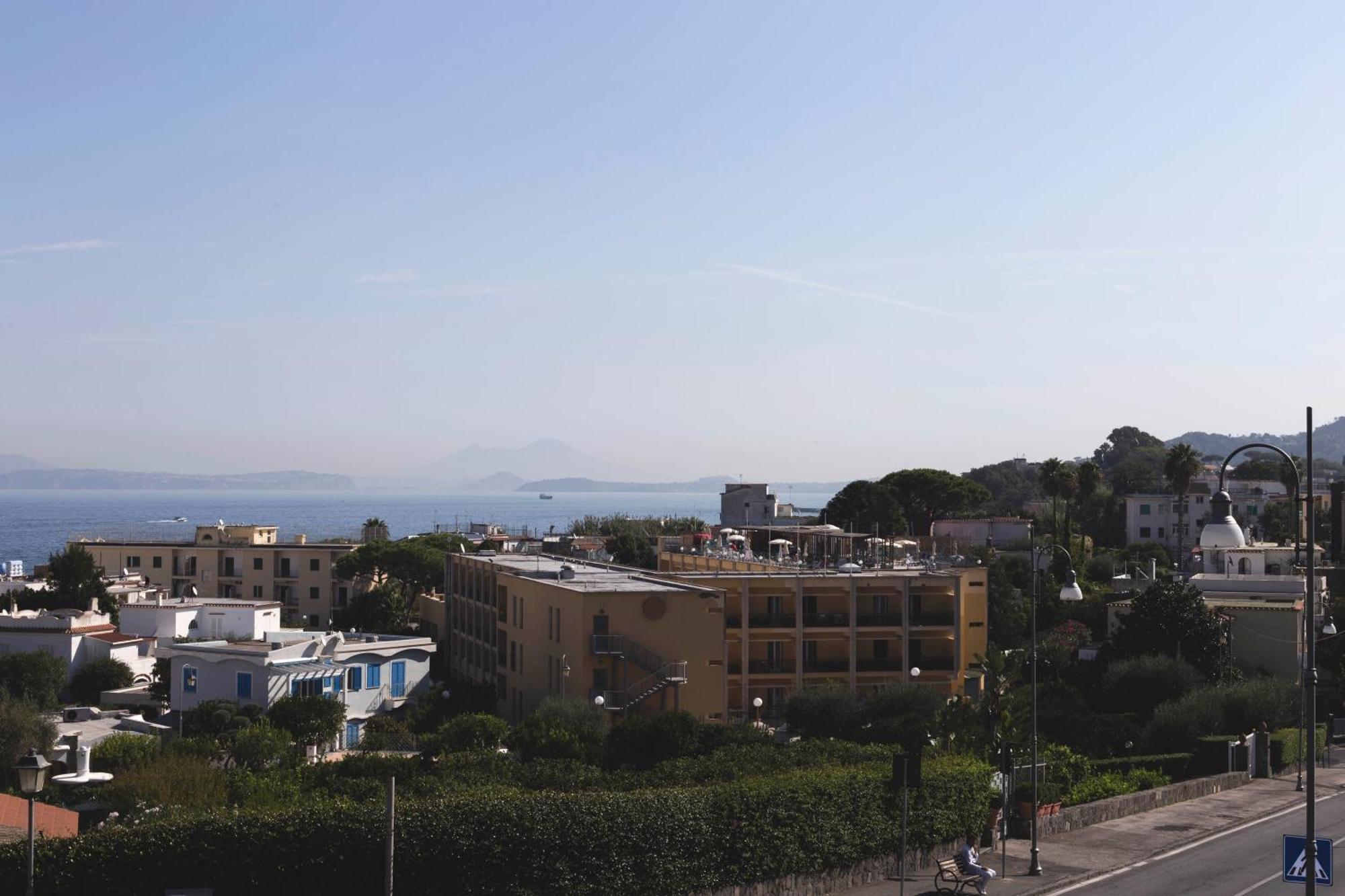 Brecchembe - Holiday Home In The Center Of Lacco Ameno Lacco Ameno  Luaran gambar